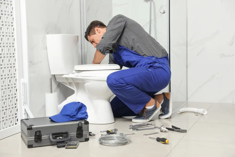 Toilet Installation in El Rancho Vela